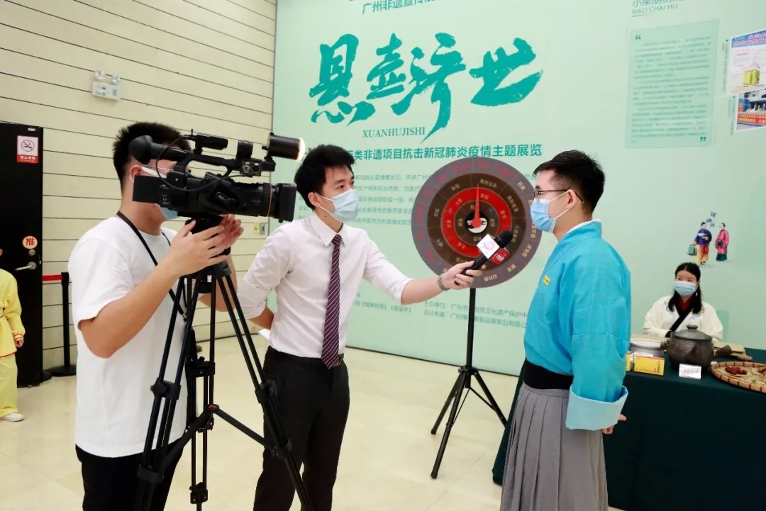 非遗日悬壶济世论抗疫，，，，小柴胡直播首秀放色泽！