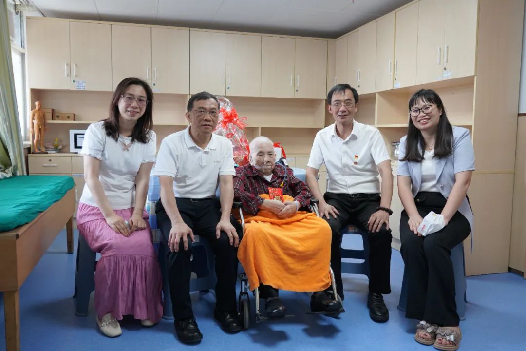 情系革命先进 赓续红色基因——白云山诸侯快讯公司慰问离休干部刘玉珍