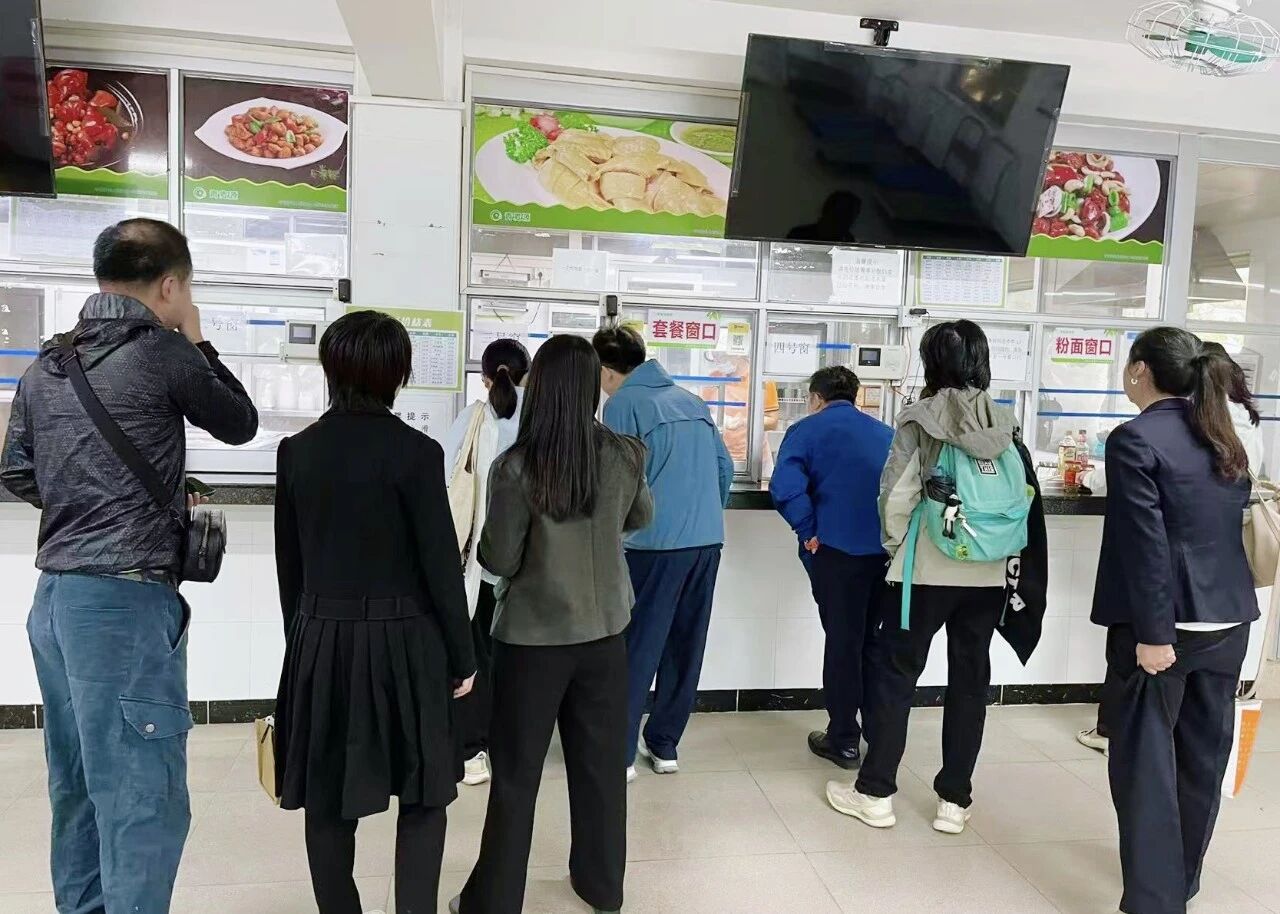 专心办“食”事，，，“膳”新护康健——白云山诸侯快讯制药早餐效劳暖心上线